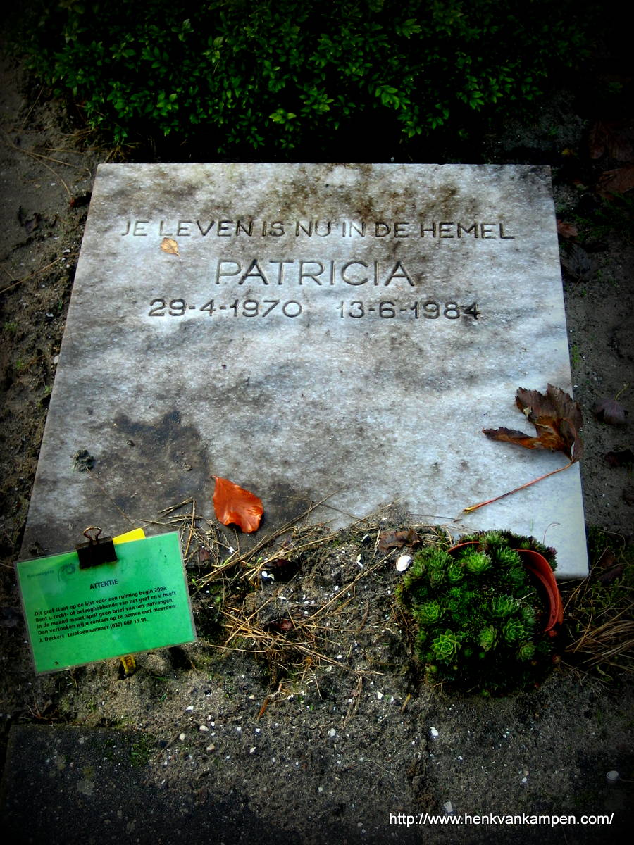 Grave to be removed, Noorderveld Cemetery, Nieuwegein