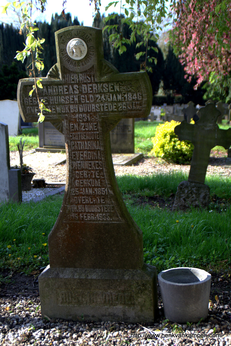 Tombstone of Andries Derksen and Catharina Everdina Wennekes, Catholic Cemetery, Wijk bij Duurstede