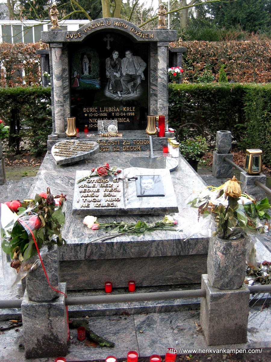 Gypsy graves, St Barbara Cemetery, Utrecht