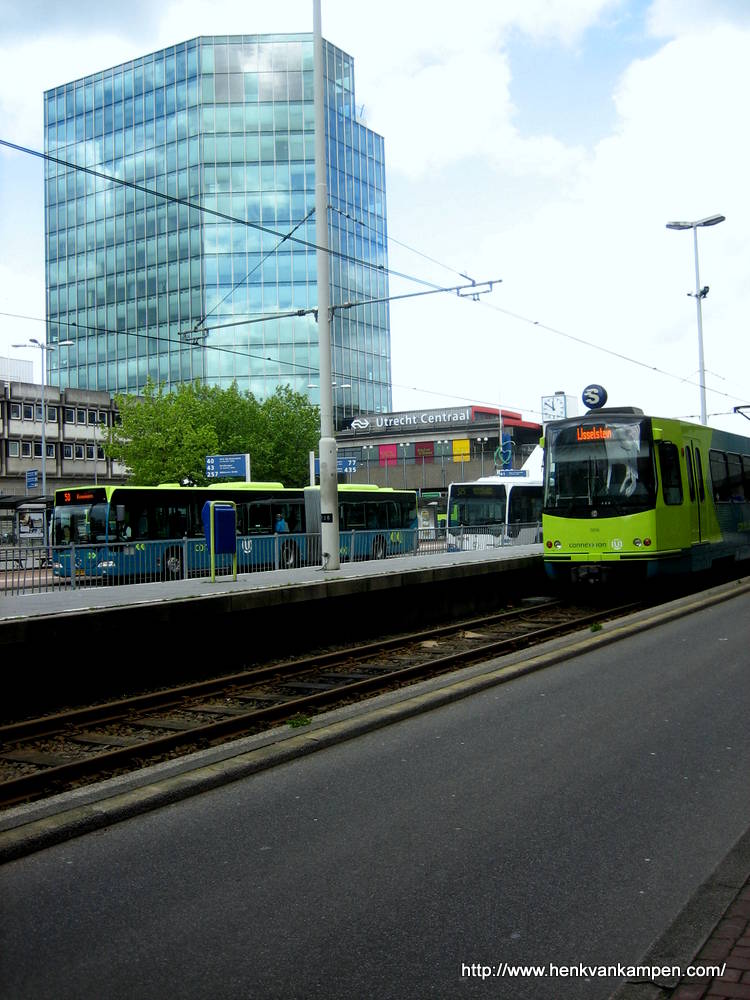 Tramhalte Moreelsepark / Streekbussen