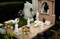 Tombstone Tuesday: Rosbag – Van Loon, Daelwijck cemetery