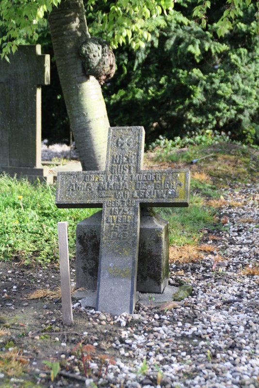 Tombstone of Anna Maria van Leeuwen, Catholic Cemetery, Wijk bij Duurstede