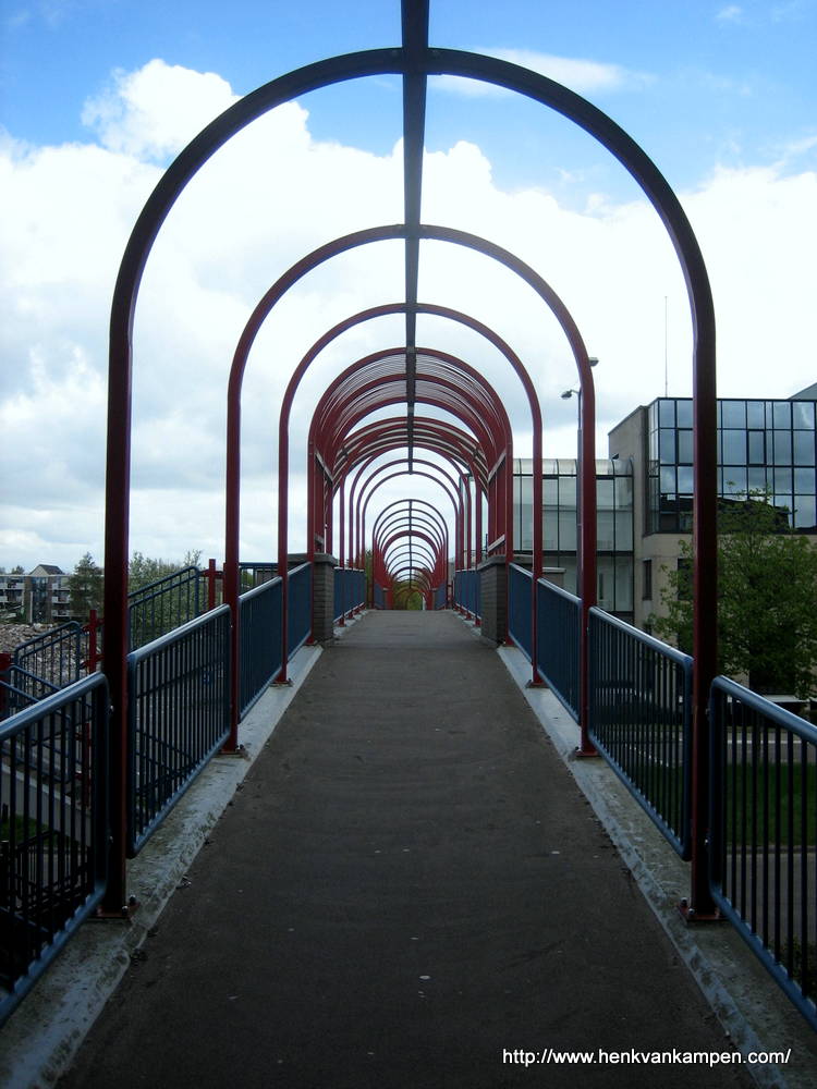 Pedestrian bridge