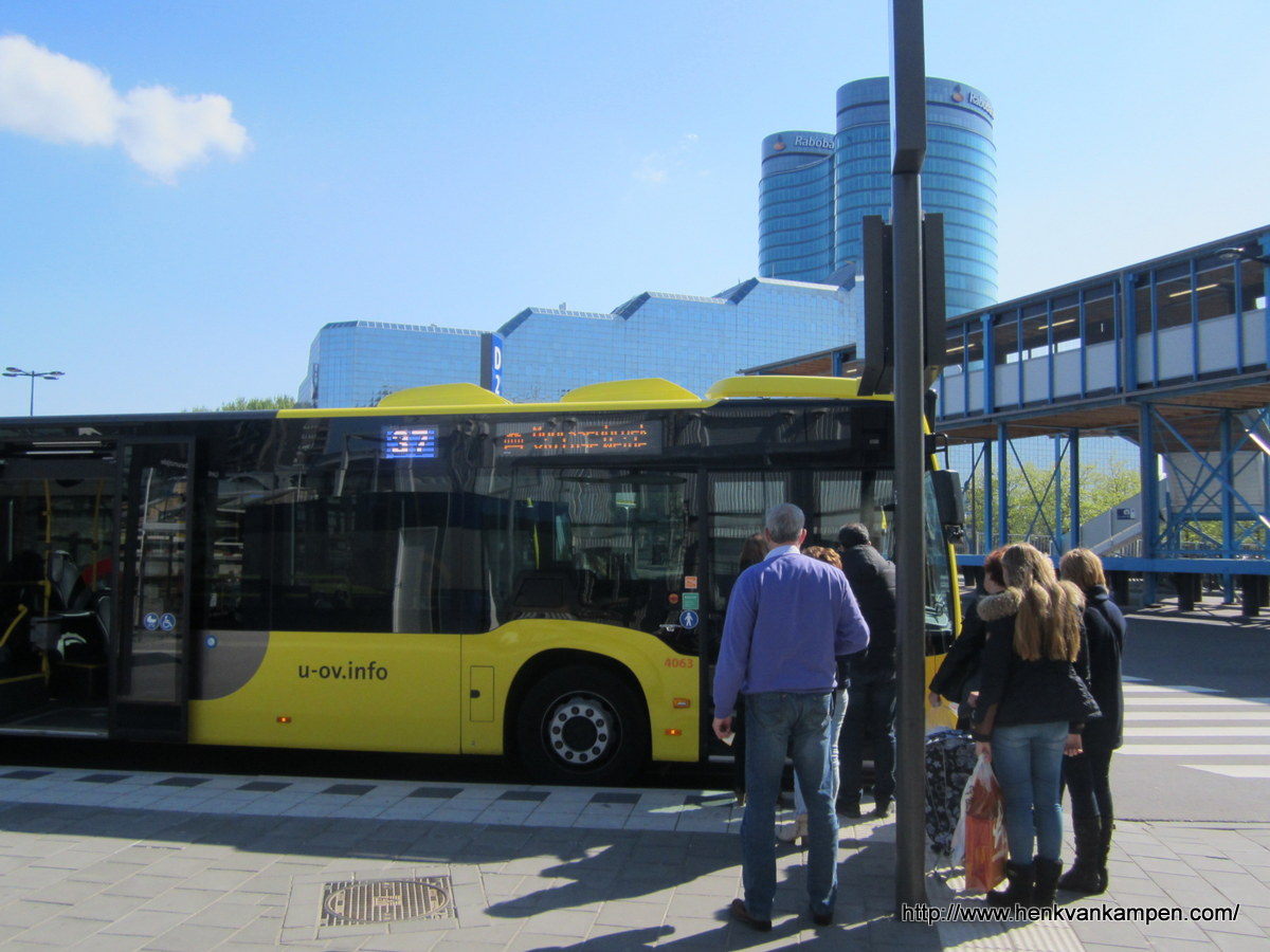Busstation Jaarbeurszijde