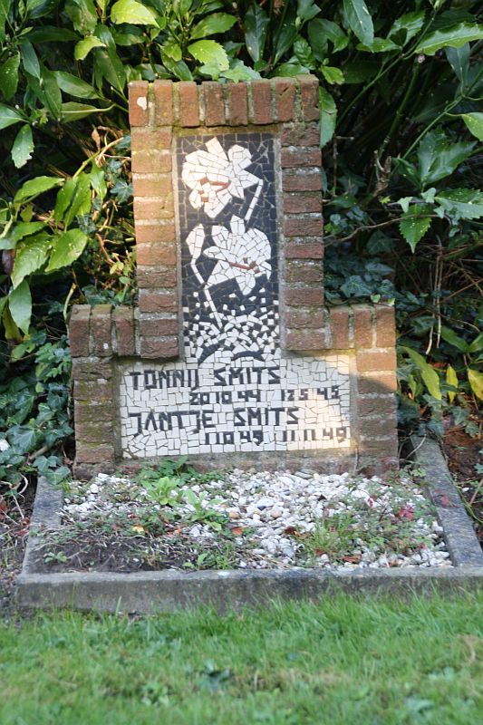 Tombstone Tuesday: Smits children