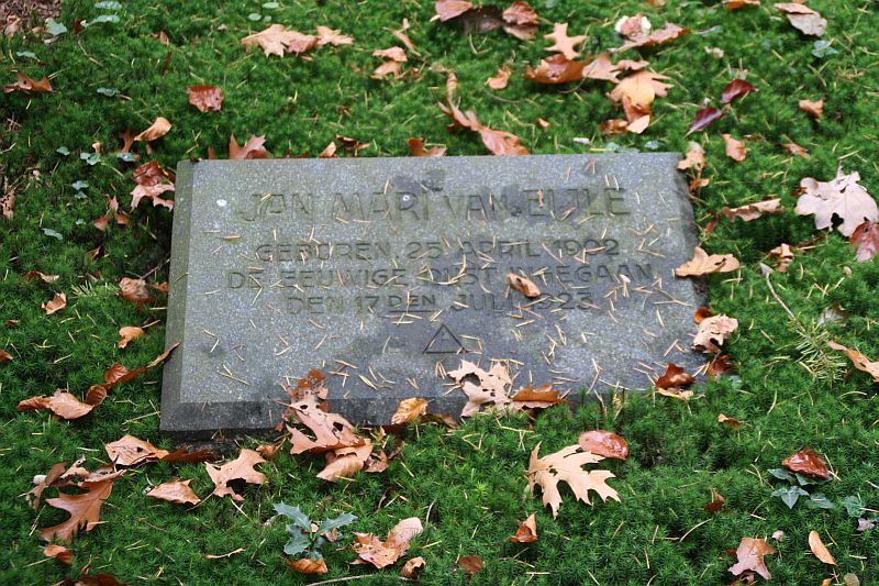 Tombstone Tuesday: Jan Mari van Eijle